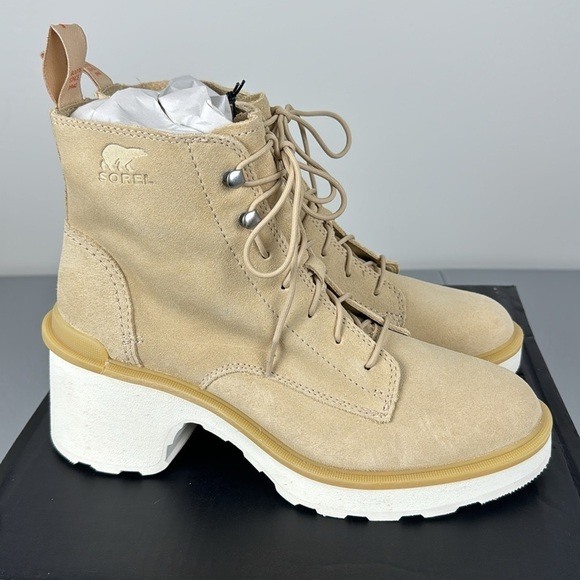 Sorel Hi-Line Lace Up Waterproof Boot. Size 9. - Picture 4 of 13